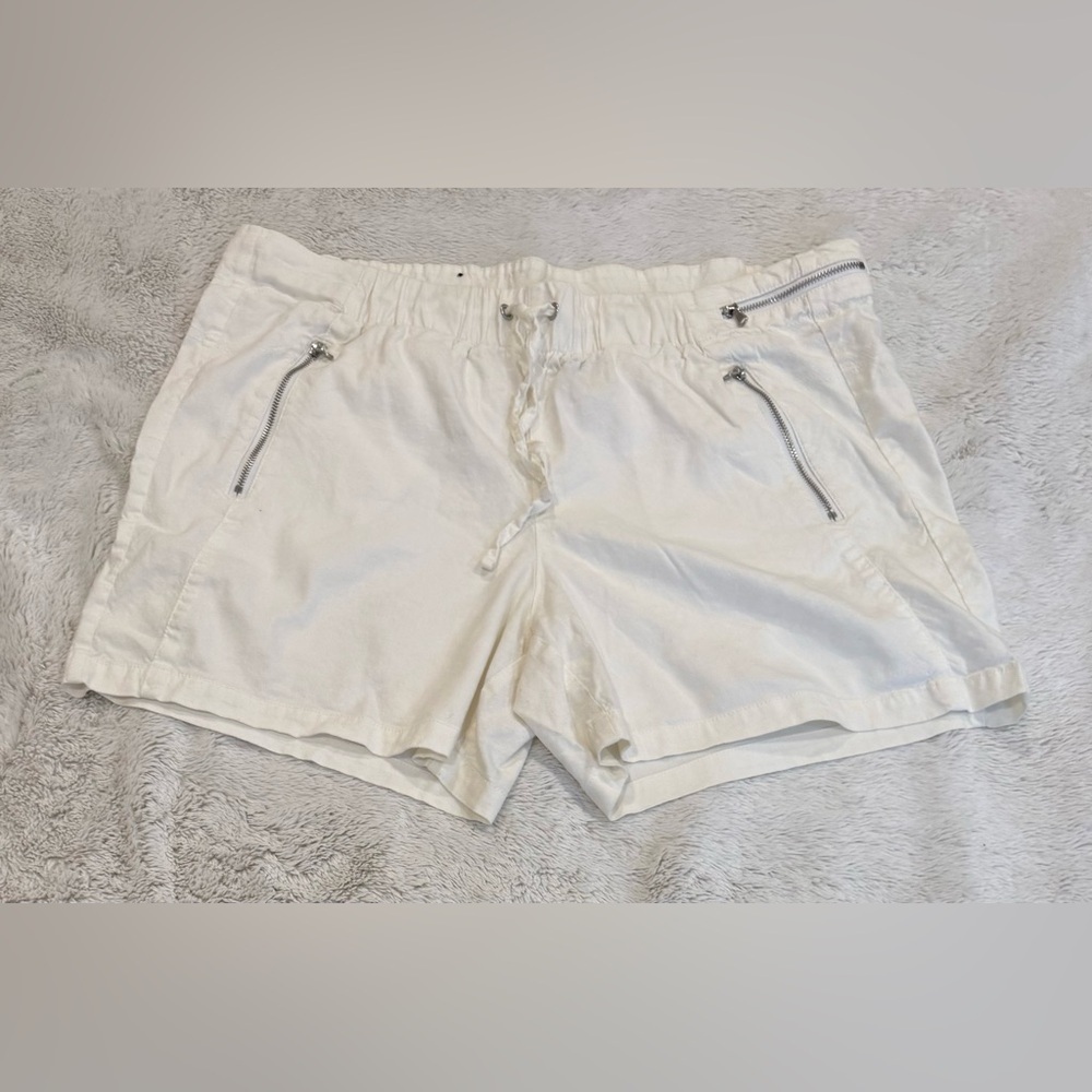 INC International Concepts Linen-Blend Cargo Shorts – Women’s Large, Off-White